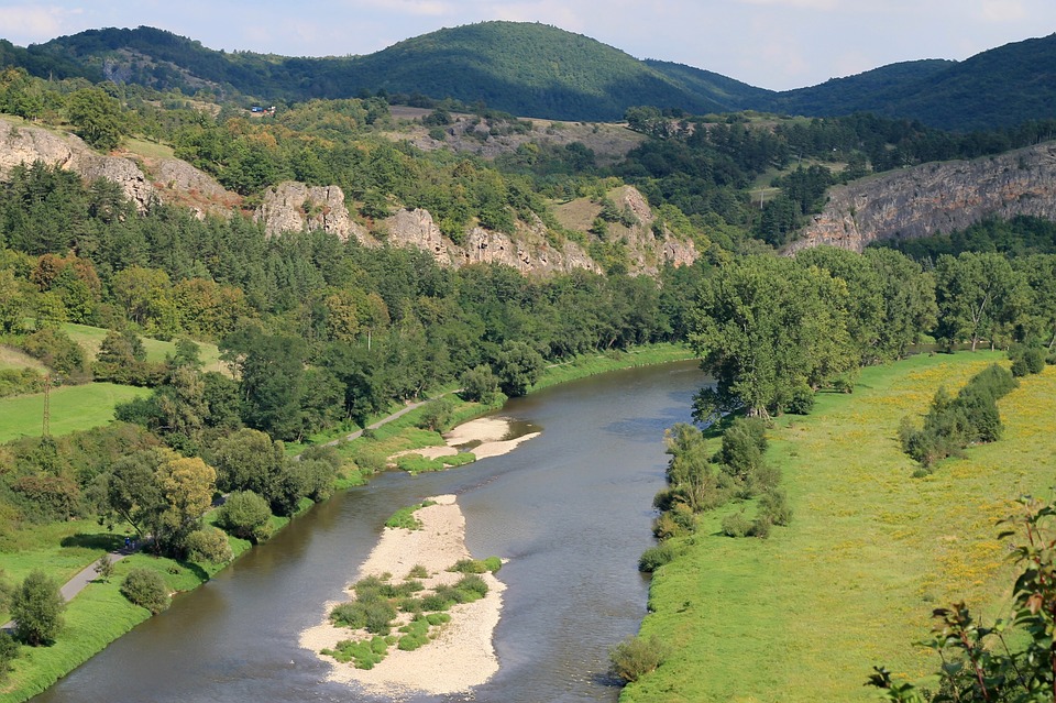 Na vodáckou výpravu s vozem z půjčovny dodávek Brno